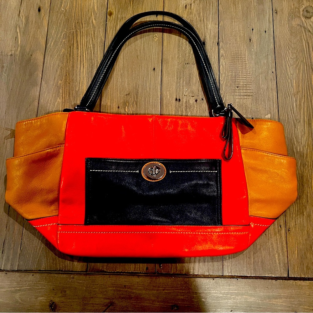 COACH TRI COLORED HANDBAG